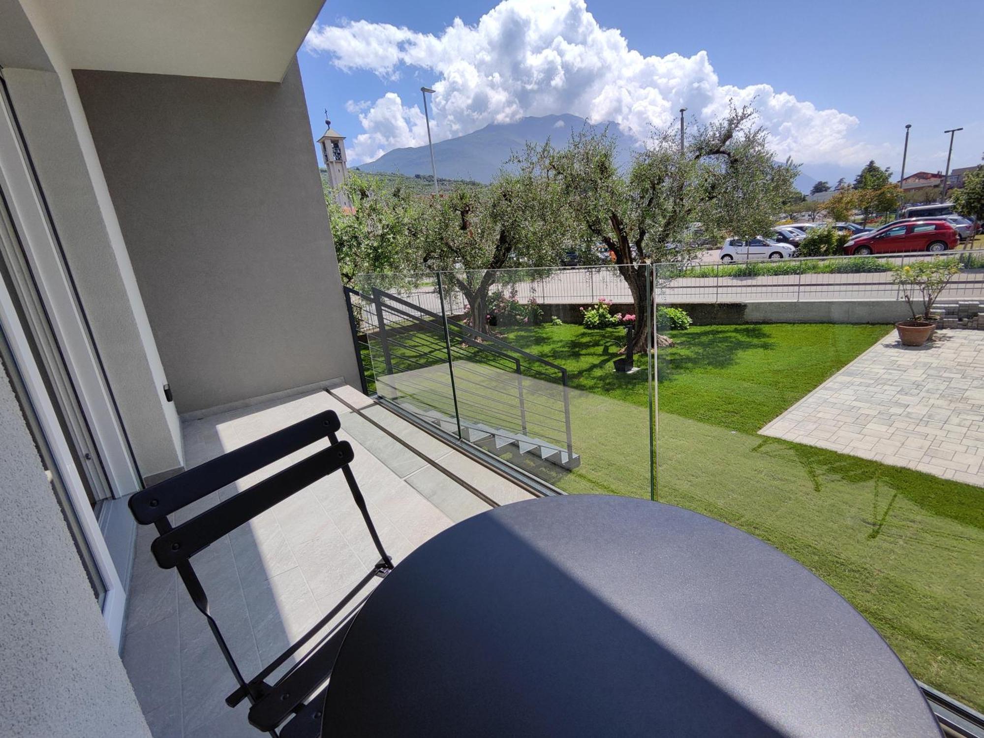 Oasi Degli Ulivi Apartment Riva del Garda Exterior photo