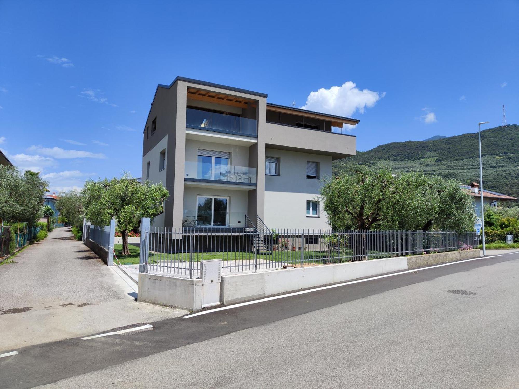 Oasi Degli Ulivi Apartment Riva del Garda Exterior photo