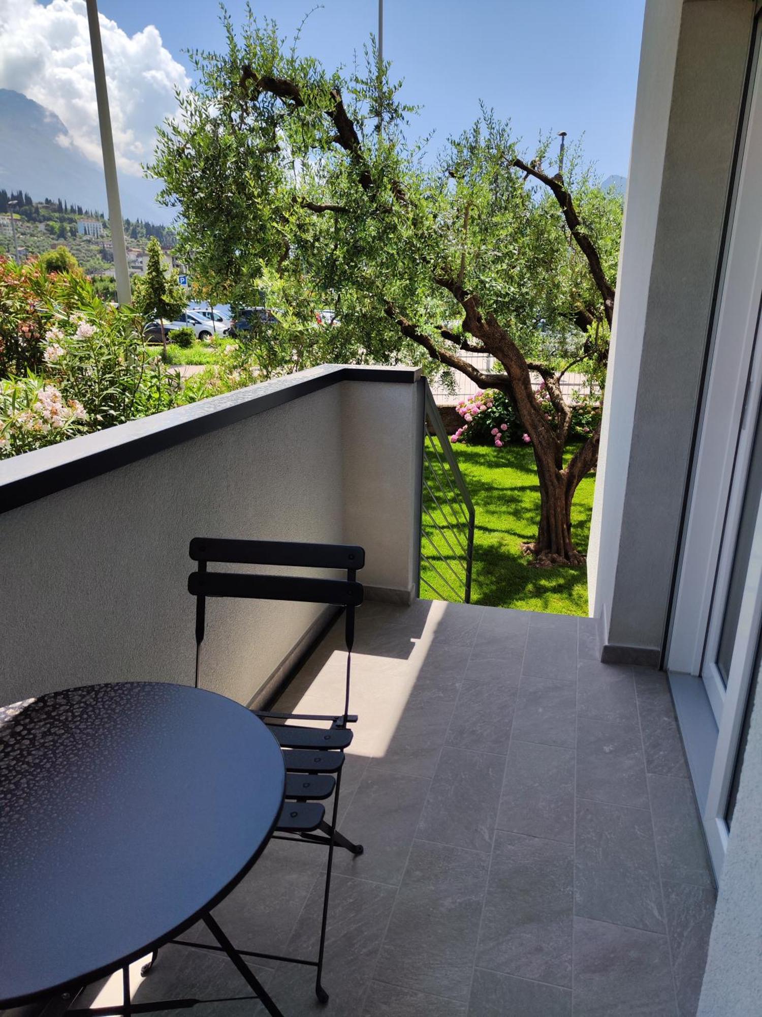 Oasi Degli Ulivi Apartment Riva del Garda Exterior photo