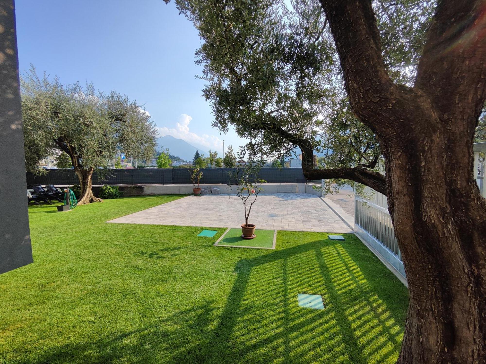 Oasi Degli Ulivi Apartment Riva del Garda Exterior photo
